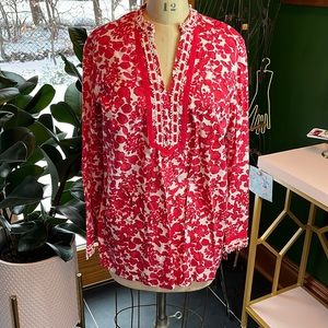 Fun cotton tunic. Hot pink and white with nice embroidered detail.